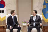 South Korean President Yoon Suk Yeol, Mark Zuckerberg discuss AI, digital ecosystems