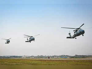 Vishakapatnam, Feb 18 (ANI): Eastern Naval (ENC) Command welcomes MH-60  R Sea H...