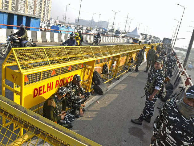 Farmers' Protest Highlights News: Security beefed up at Ghazipur border in Delhi in wake of the farmers' 'Delhi Chalo' call tomorrow