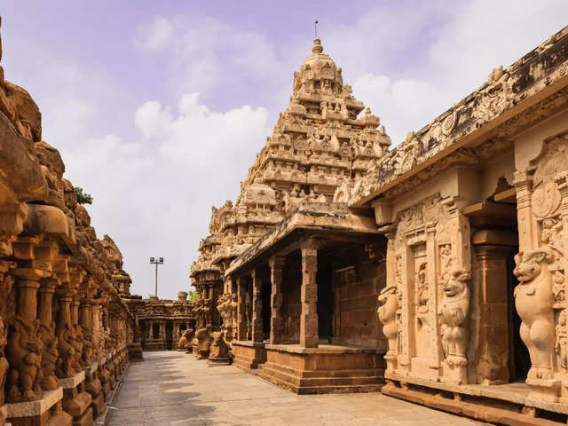 Kanchipuram (1 hour 30 minutes)