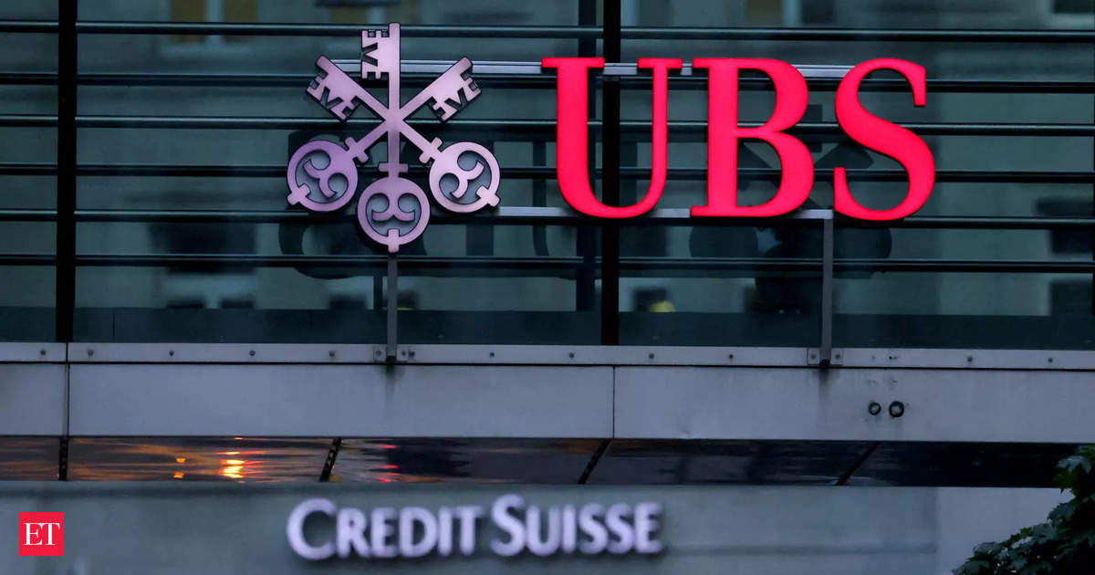 85 Swiss branches of UBS and Credit Suisse to shut, report says