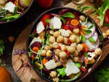 Raw garlic and chickpea salad: The ultimate weight loss solution