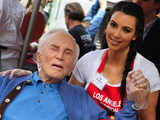 Celebrities feed the homeless a lunchtime meal in Los Angeles