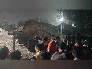 Five-storey under-construction building collapses in South Kolkata