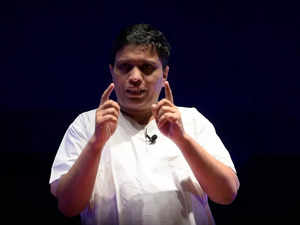 Patanjali MD Acharya Balkrishna unconditionally apologises to SC in contempt case