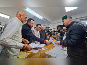 Shimla: Independent MLAs Ashish Sharma, KL Thakur and Hoshiyar Singh submit thei...
