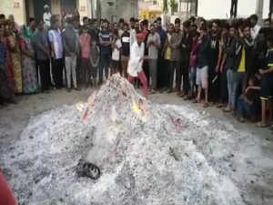 Rajasthan: People in Kokapur village walk barefoot on fire to celebrate Holi