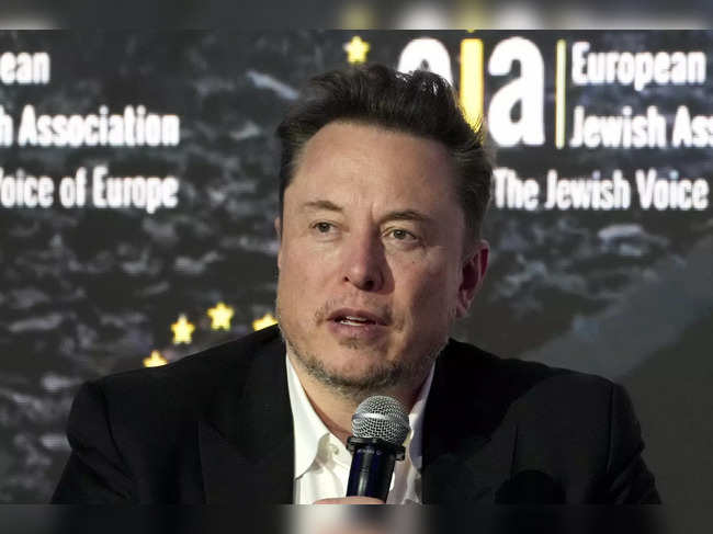 Court takes new look at whether Musk post illegally threatened workers with loss of stock options