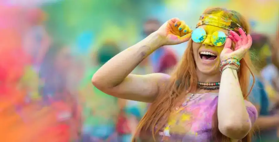 Holi colour stain on your favourite clothes? 8 ways to remove at home - Vimarsana News
