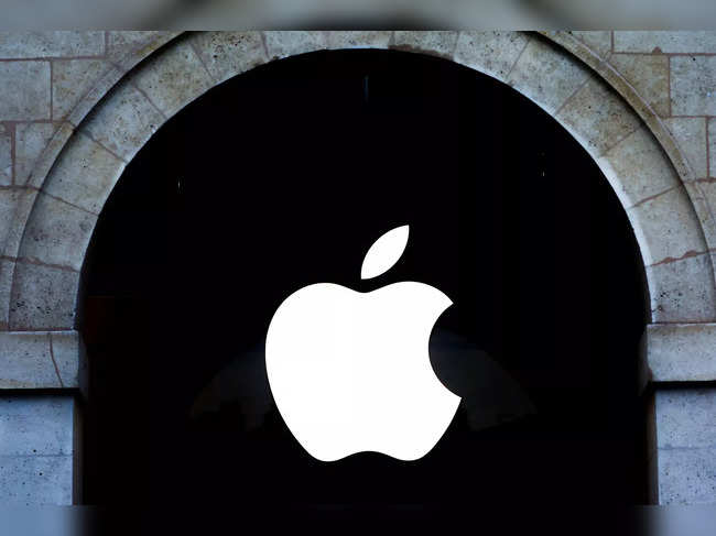Apple logo at an Apple store in Paris