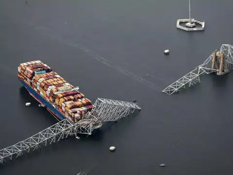 How often do bridge collapses like this happen? 
