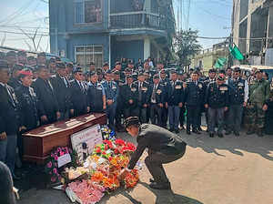 New Delhi: People pay their last respects to Subedar Thanseia, a World War II ve...