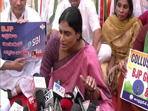 Andhra Pradesh: State chief YS Sharmila holds protest against SBI seeking time to disclose electoral bond details