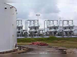 India to build first commercial crude oil strategic storage