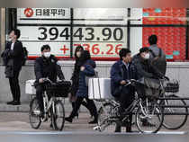 Asia stocks stumble on risk-off mood; oil prices climb