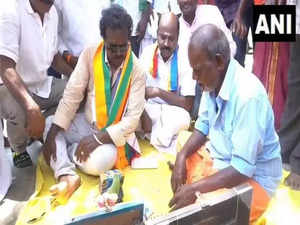 LS polls: Police detain fortune tellers who used caged parrots to predict win for PMK candidate in Tamil Nadu