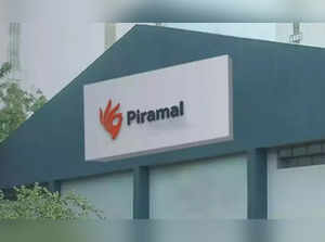 Buy Piramal Enterprises at Rs 965-970