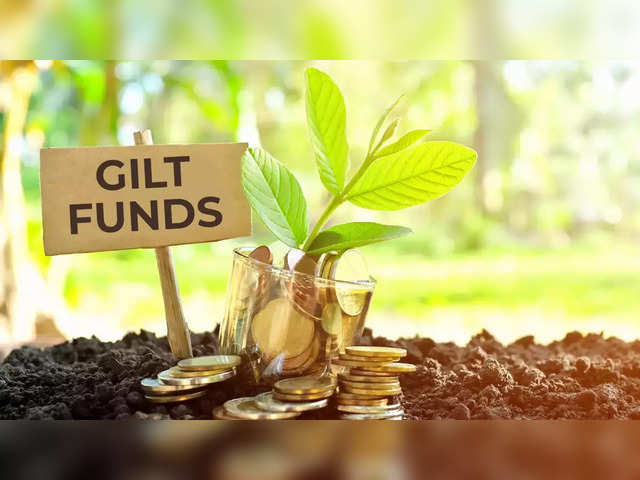 Gilt Fund with 10-year constant duration and short duration fund