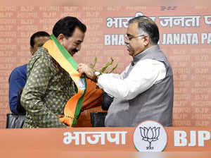 New Delhi, Apr 15 (ANI): Former BJD MP Prabhas Kumar Singh joins BJP in the pres...