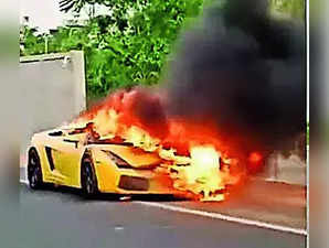 Man sets luxury car ablaze over tiff