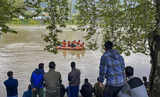 Six, including four kids, die as boat overturns in Srinagar's Jhelum river; 10 others missing.