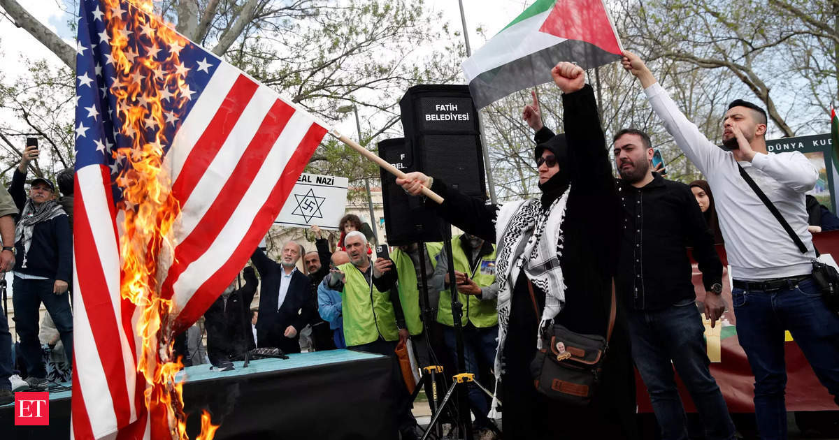 Pro-Hezbollah protests, US Flag burnt in Manhattan, demonstrations in Illinois, California, New York, othe