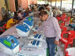 SC Cautions Against Suspecting Everything; Reserves Order on EVM-VVPAT Tally Plea