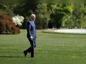 S. President Joe Biden walks on the South Lawn after landing on Marine One with senior members of his staff at the White House on April 18, 2024 in Washington, DC. Biden traveled to Philadelphia, Pennsylvania to participate in two campaign events.