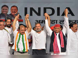 Amroha: Congress leader Rahul Gandhi and Samajwadi Party President Akhilesh Yada...