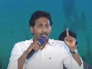EC issues notice to CM Jagan for his "malicious" comments against TDP chief Chandrababu Naidu