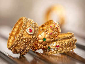 10 gram Gold price at Rs 2 lakh in 6 yrs or 18 yrs?:Image