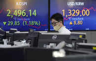 Asian shares rise on tech boost; yen on intervention watch