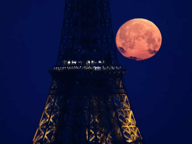 ​Parisian lunar​