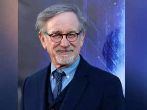 Steven Spielberg to direct next UFO film. Will it be like 'E.T.' and 'Close Encounters of the Third :Image