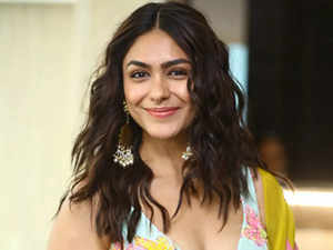 Mrunal Thakur says she plans on freezing her eggs, reveals that she relied on therapy to deal with p:Image