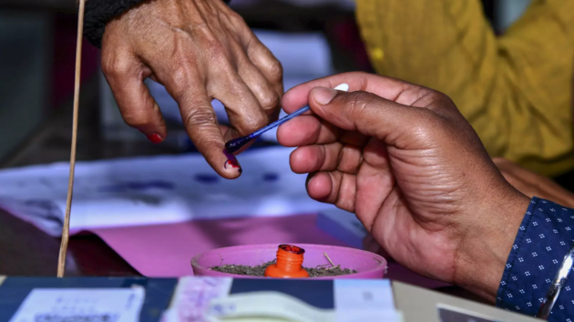 Lok Sabha Elections 2024 Phase 2 Voting Highlights: Overall voter turnout recorded 60.96% till 7 pm