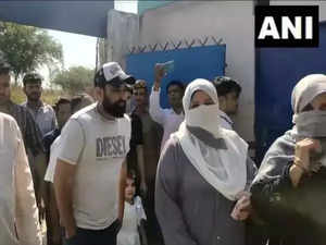Pacer Mohammed Shami casts his vote in Uttar Pradesh's Amroha
