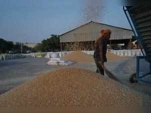 Only 32% of wheat in Punjab mandis lifted