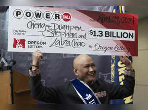 US Powerball jackpot winner is an Asian immigrant and why is it significant?