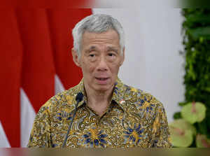 Singapore Prime Minister Lee Hsien Loong delivers a statement during joint press conference with Indonesian President Joko Widodod (not pictured) after their meeting at Bogor Presidential Palace in Bogor, April 29, 2024.
