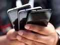 Falling online sales bring Chinese phone cos to Reliance cou:Image