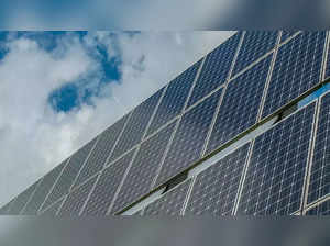 Use solar power to cut carbon emission: Min