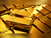 Gold flat ahead of US payrolls data, set for 2nd weekly drop