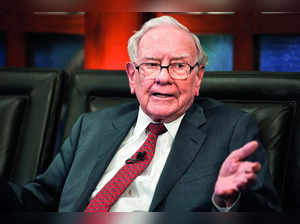 Buffett Gears up to Meet Investors Sans Munger by his Side 