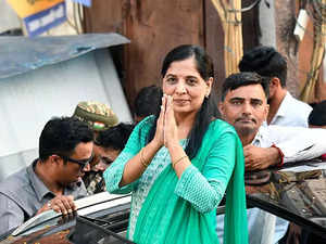 "Nobody can break Delhi CM...," Sunita Kejriwal holds roadshow in support of AAP's candidate