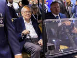 Buffett reassures about Berkshire's future, praises Apple even as he sells it