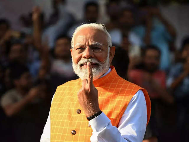 PM votes at Gandhinagar