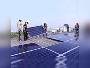 100,000 Hands to be Trained to Put Solar Panels in Homes.