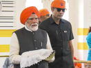 PM Modi visits Gurudwara Patna Sahib, offers prayers and serves langar ahead of poll rallies
