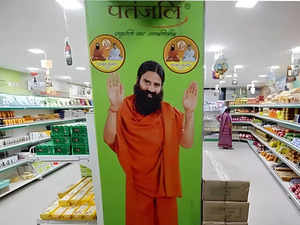 Whether sale of products whose licenses were cancelled stopped: SC asks Patanjali:Image